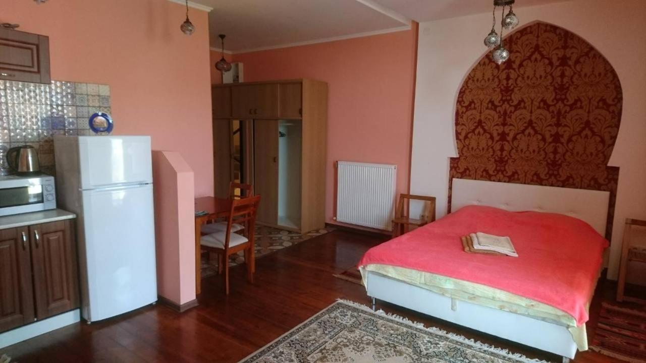 Guest House Chornomorsk Exterior foto